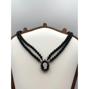 Vintage Sterling Silver Signed SU Onyx Bead Mother Of Pearl Cameo Necklace